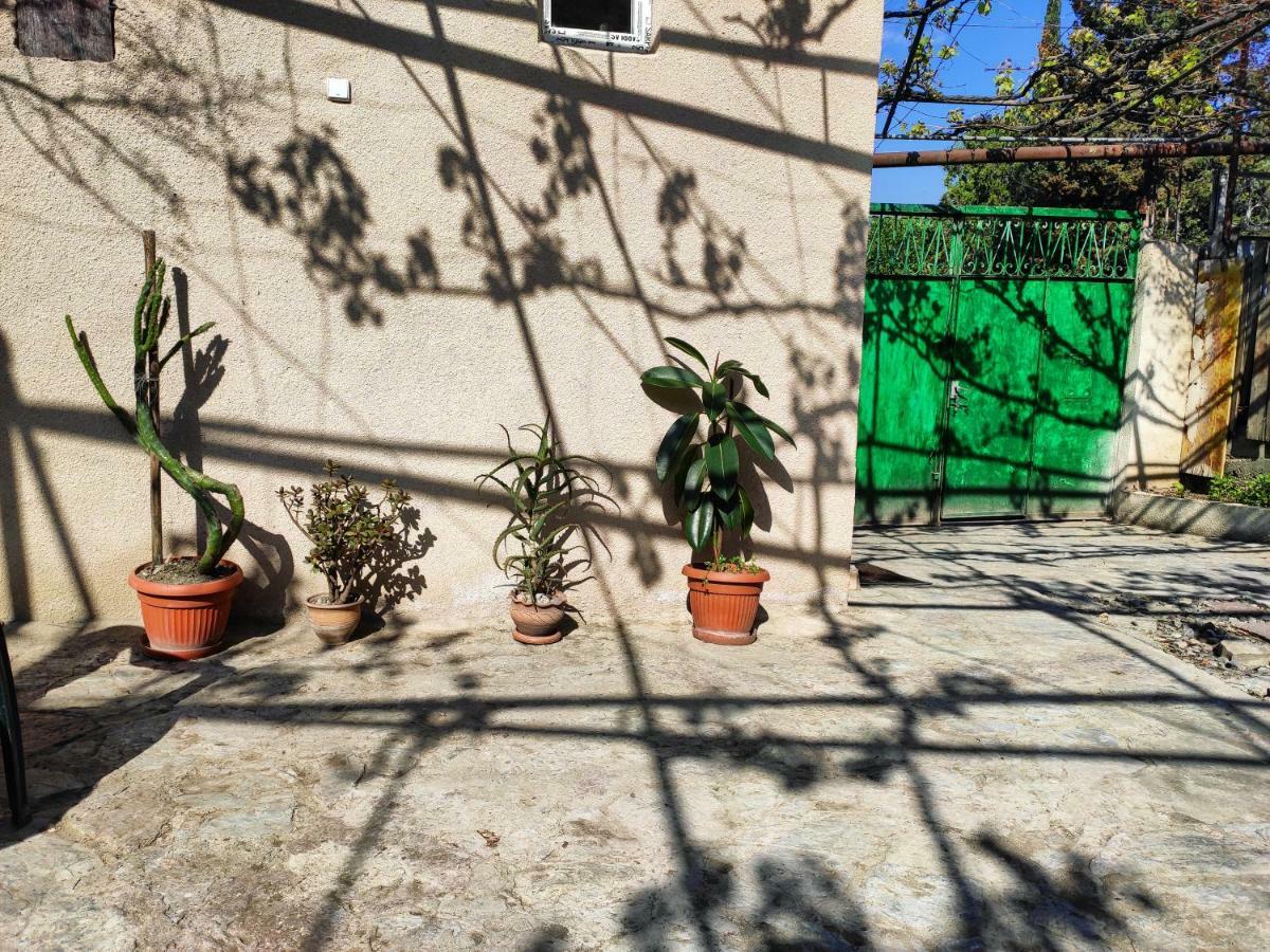 Guesthouse Ttt Тбілісі Екстер'єр фото